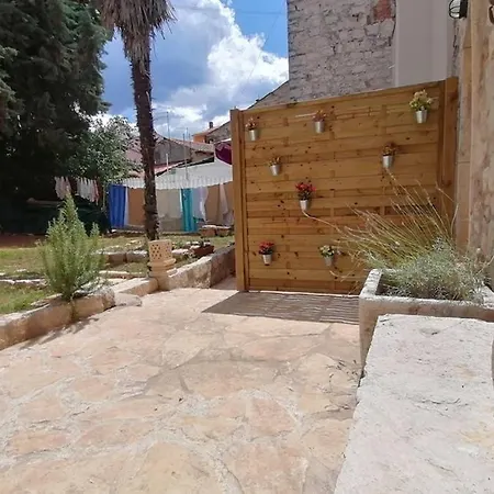 Rovinj Home With A Garden By Rocco Exteriör bild